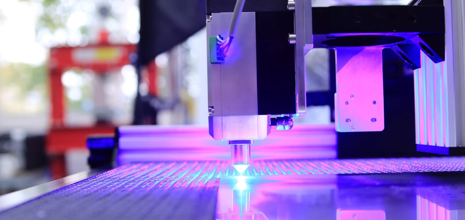 3d-printing-machine-with-purple-and-white-led-lights