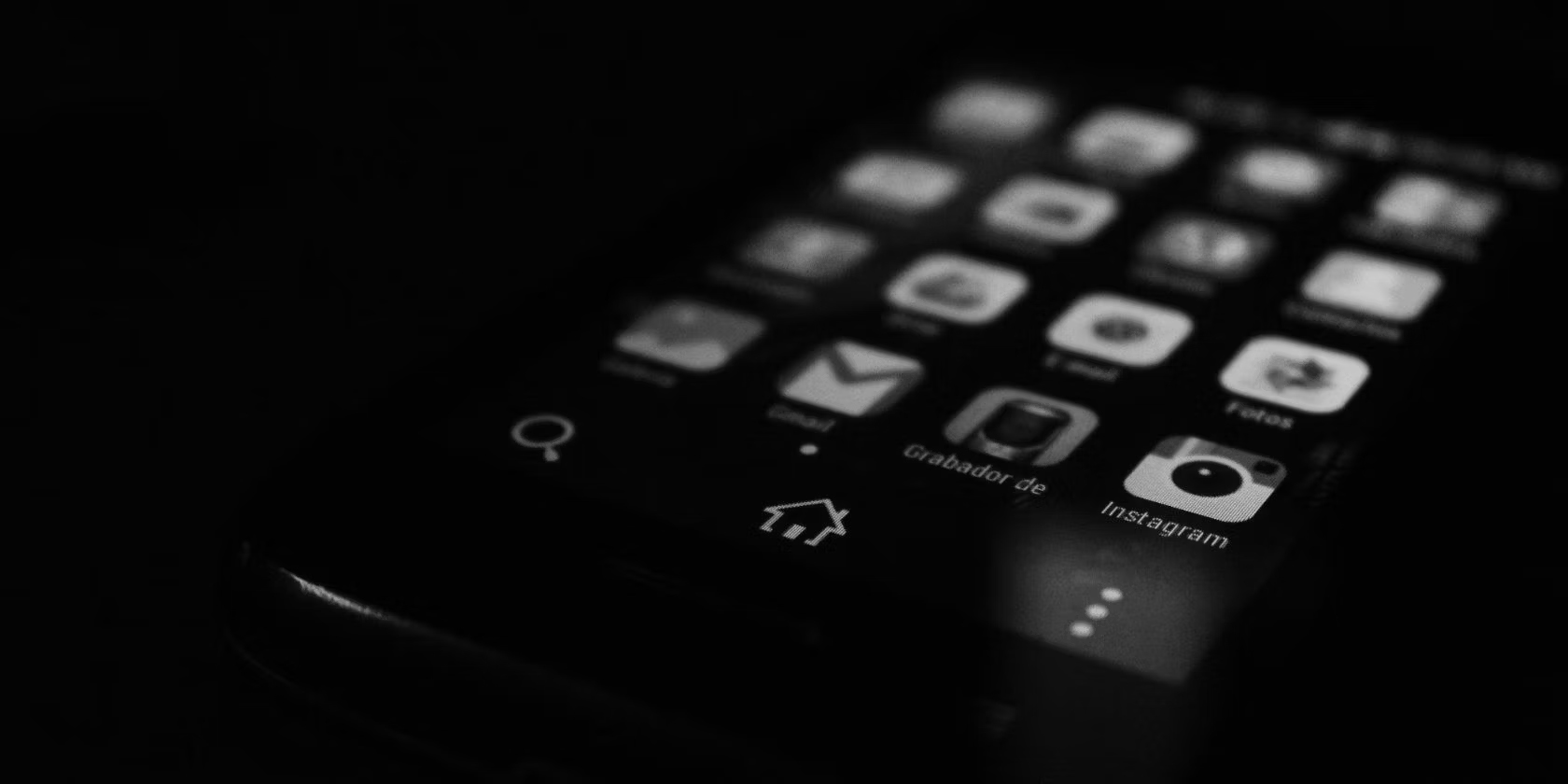 black-white-smartphone-1