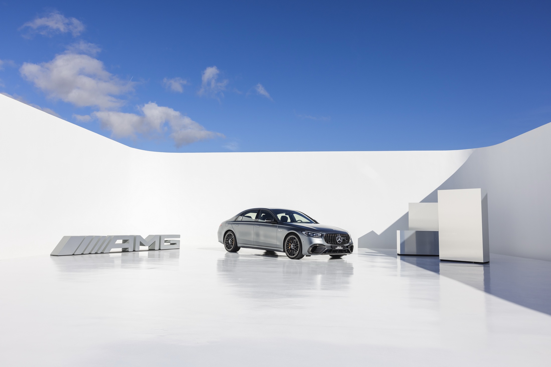 2024-Mercedes-AMG-S63-E-Performance-72