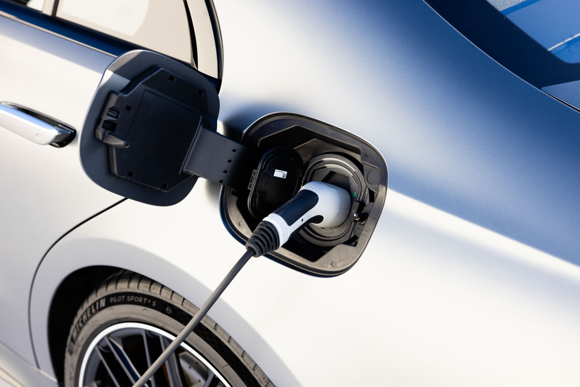 Mercedes-AMG-S-63-E-PERFORMANCE-00017